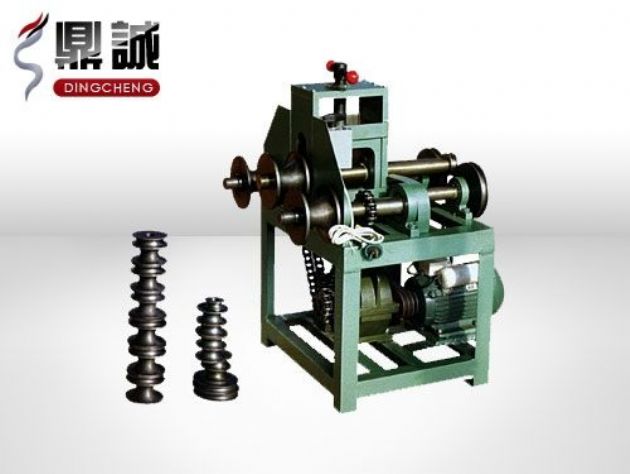 點擊查看詳細信息<br>標題：立式多功能滾動式彎管機 閱讀次數：5265